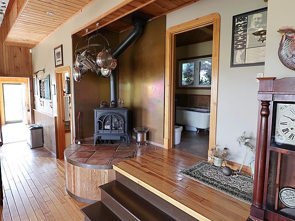 5th image of 7 Bayside Cres