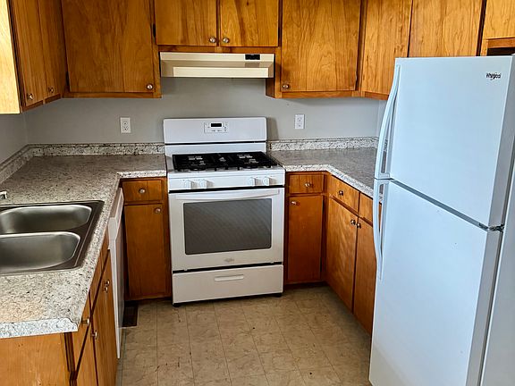 5th image of 19466 Manchester Dr #20