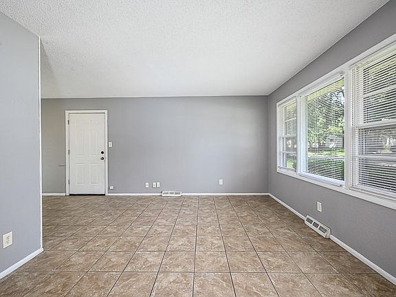 4th image of 8213 Ruskin Way