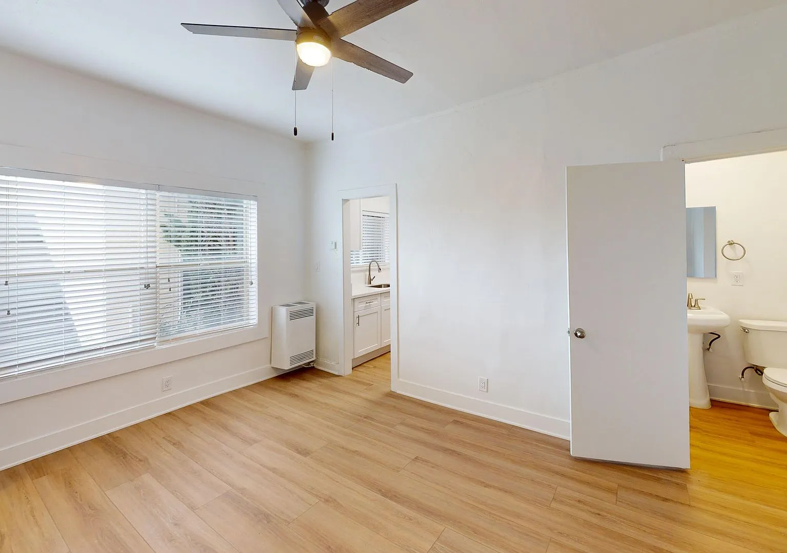 Casa Bonita Apartments...Gorgeous Newly Remodeled Apartments...Hardwood Floors! — Photo 4