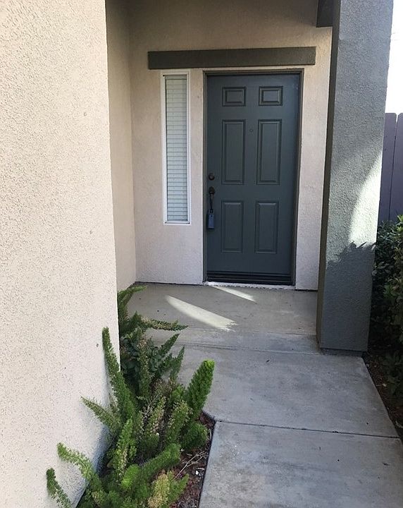 1st image of 9140 1/2 Lemona Ave