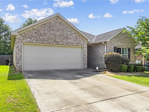 3rd image of 5417 Moores Cir