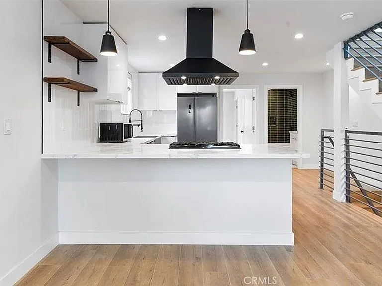 6419 1/2 Lexington Ave — Photo 9