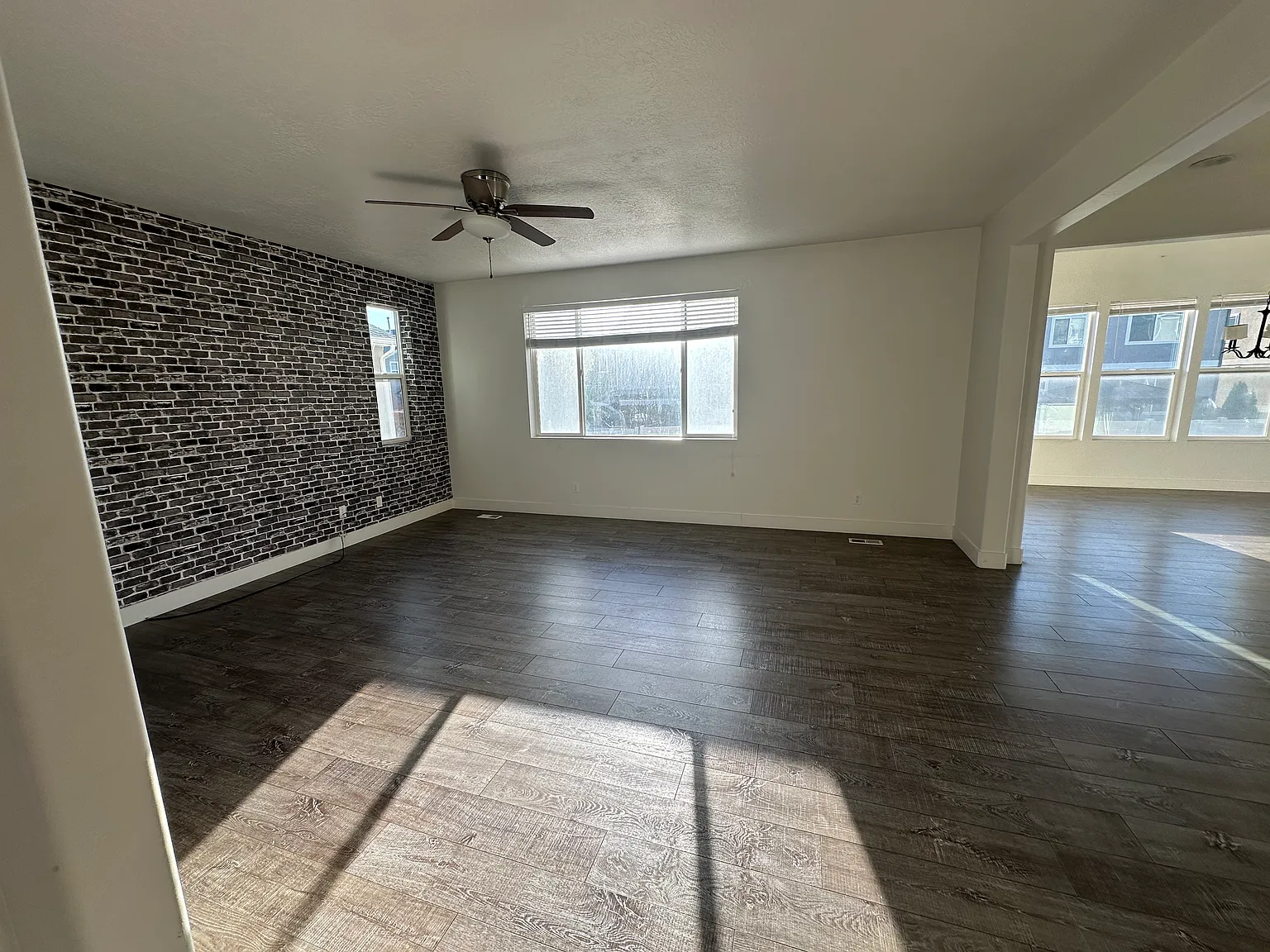 5 bed, 3.5 bath, 3900 sqft, $3,600 — Photo 3