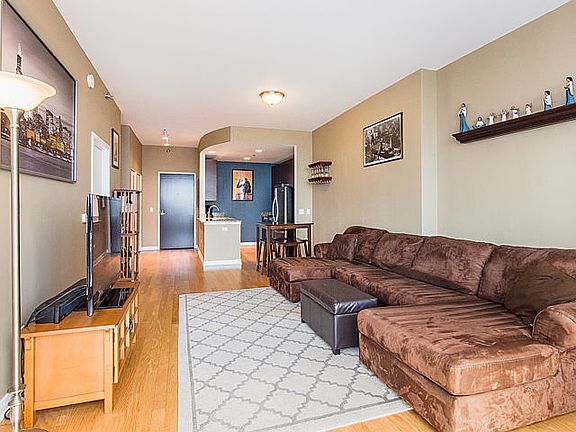 5th image of 303 W Ohio St APT 2709