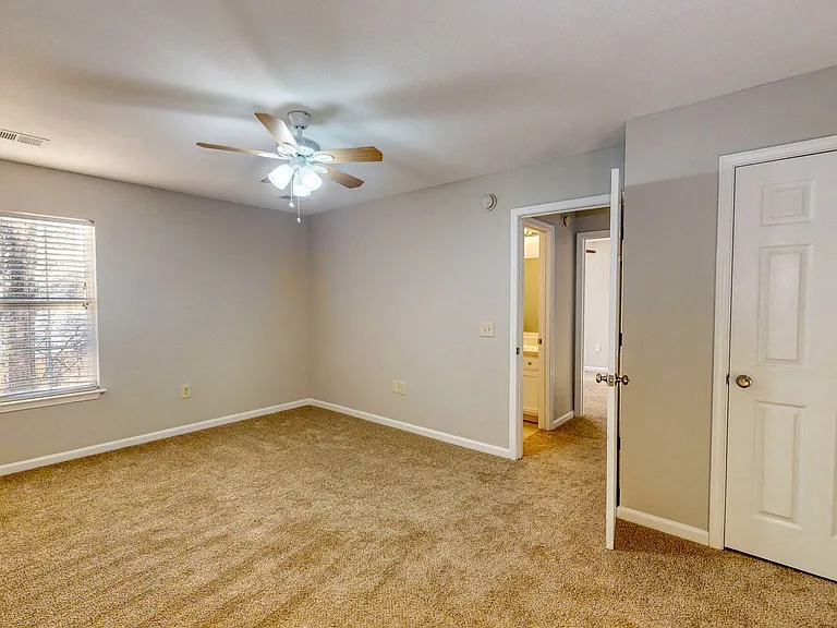 5028 Winfield Dr — Photo 19