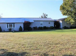 1077 Gnat Hill Rd, Manchester, TN 37355