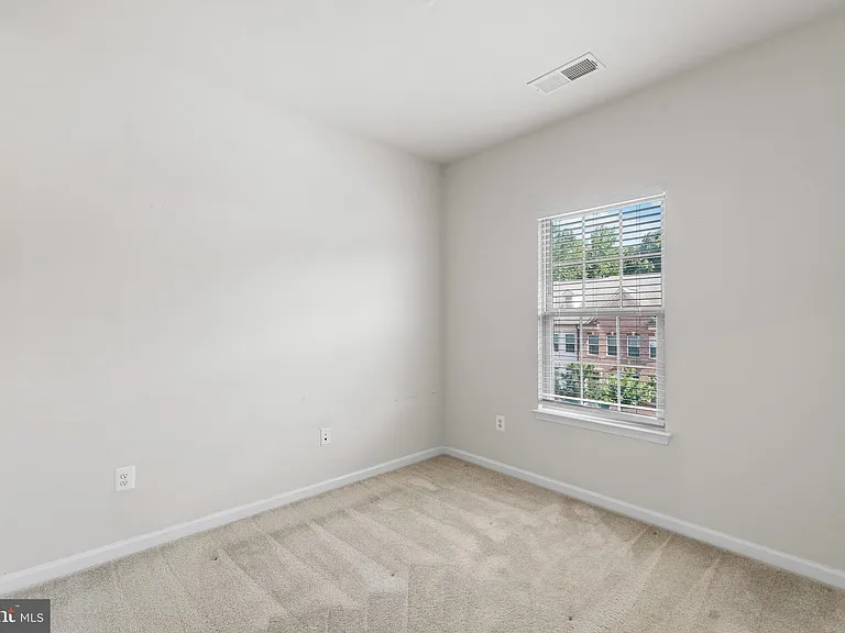 2657 Richmond Way — Photo 32
