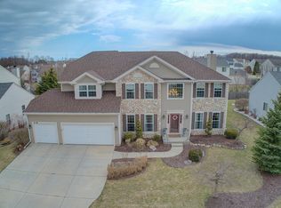 2201 Hunters Ln, Grafton, WI 53024