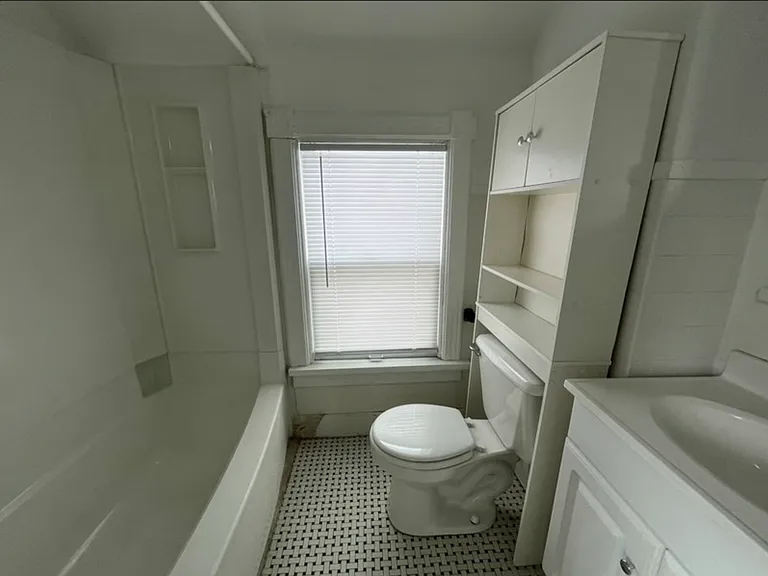 722 S 22nd St — Photo 12