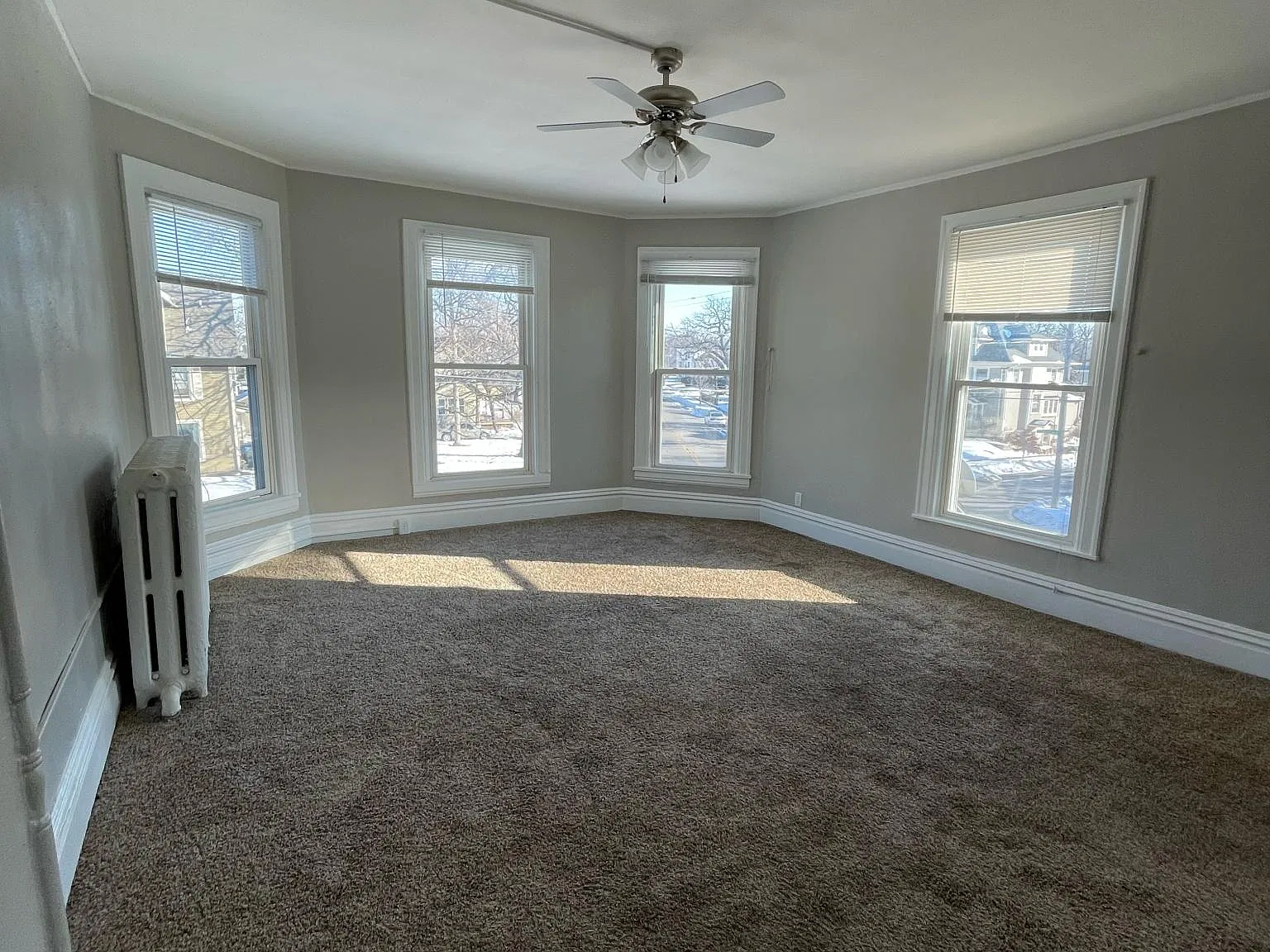 1 bed, 734 sqft, $895 — Photo 3