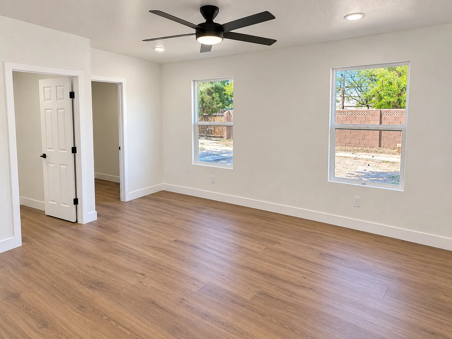 5 bed, 2.5 bath, 1700 sqft, $3,195 — Photo 3