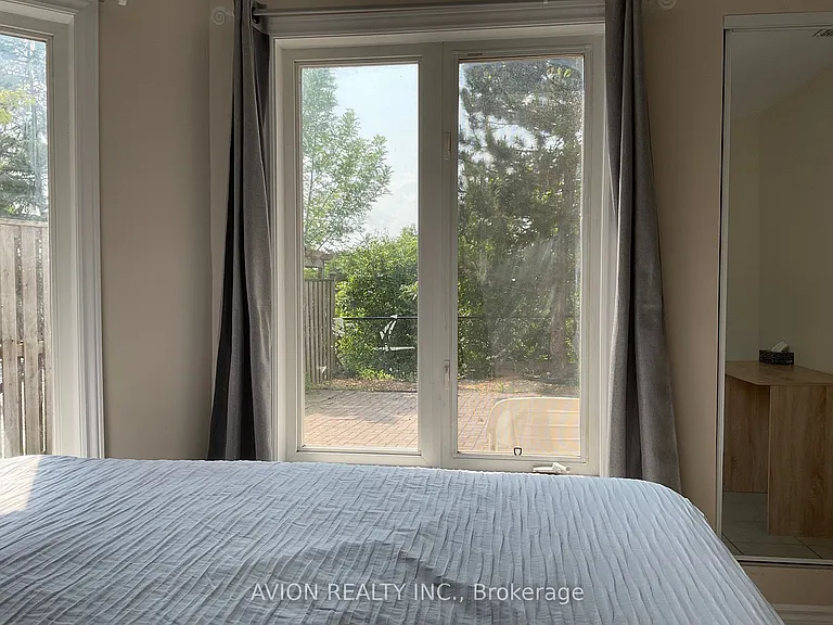 32 Manorheights St — Photo 8