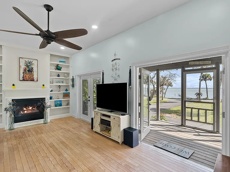 6789 S Indian River Dr — Photo 18