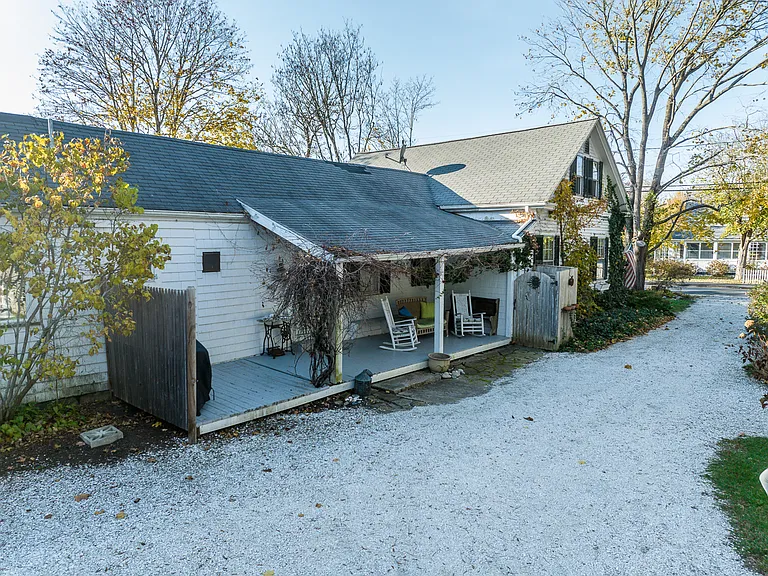 415 Barlows Landing Rd — Photo 5