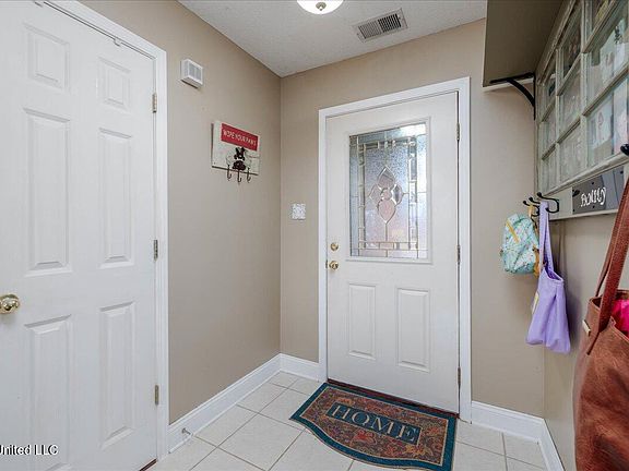 3rd image of 2543 Baird Dr