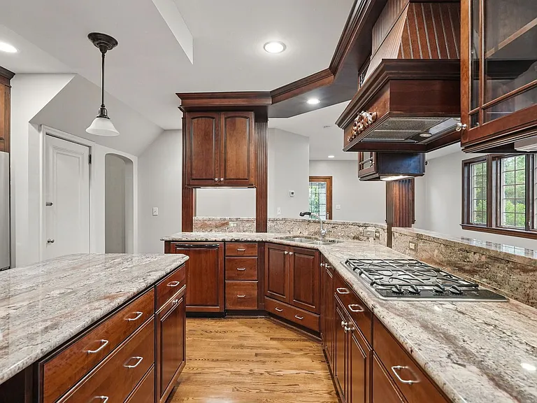 321 Jefferson Dr — Photo 18