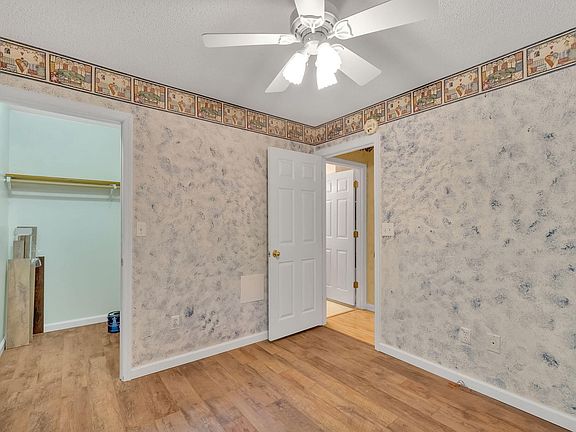 4th image of 1920 Wild Flower Way