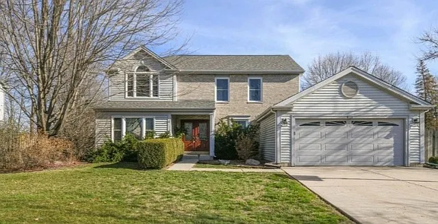 811 Mayfair Ln photo 1