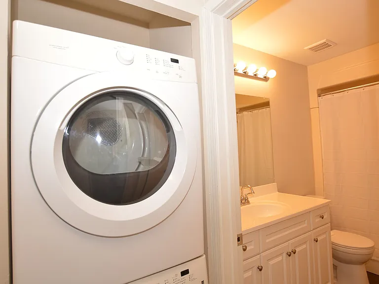 Renovated Apartment With In-Unit Washer-Dryer & Garage Parking! — Photo 28