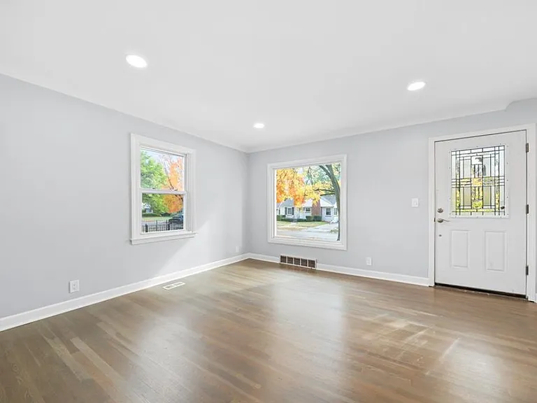 4214 Berkshire Rd — Photo 3