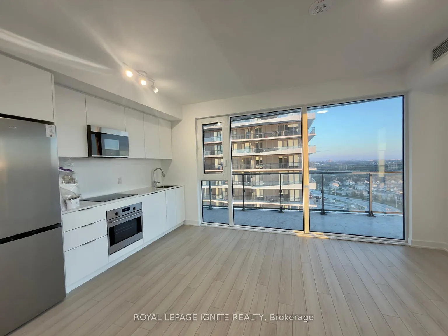 2 bed, $2,500 — Photo 3