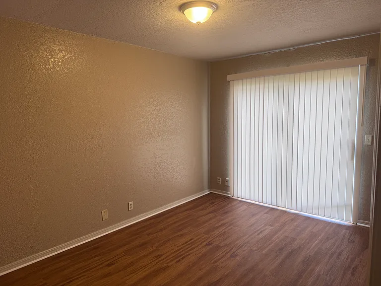 417 Chartrand Ave #B — Photo 2