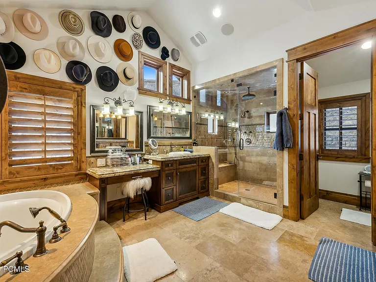 2520 Bear Hollow Dr — Photo 22