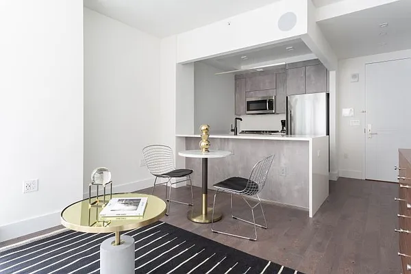 Rented by Kahen Properties | media 3