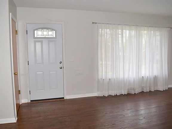 3rd image of 5567 Childs Ave