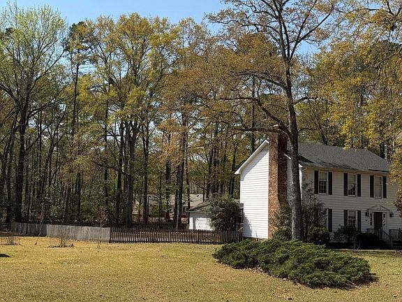 4th image of 105 Demille Drive