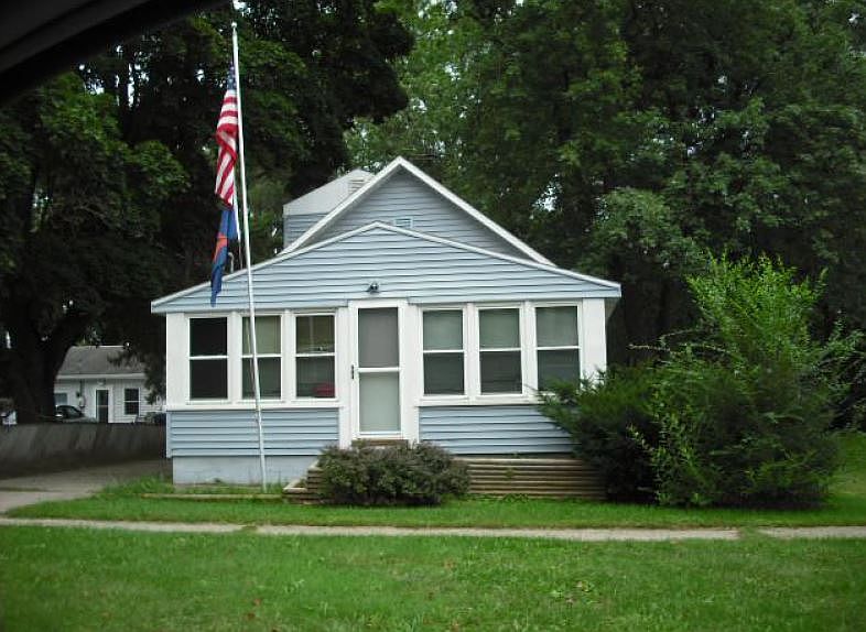 1st image of 326 Janet St SE