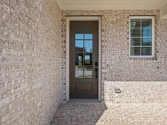 2nd image of 701 Valley Pines Dr