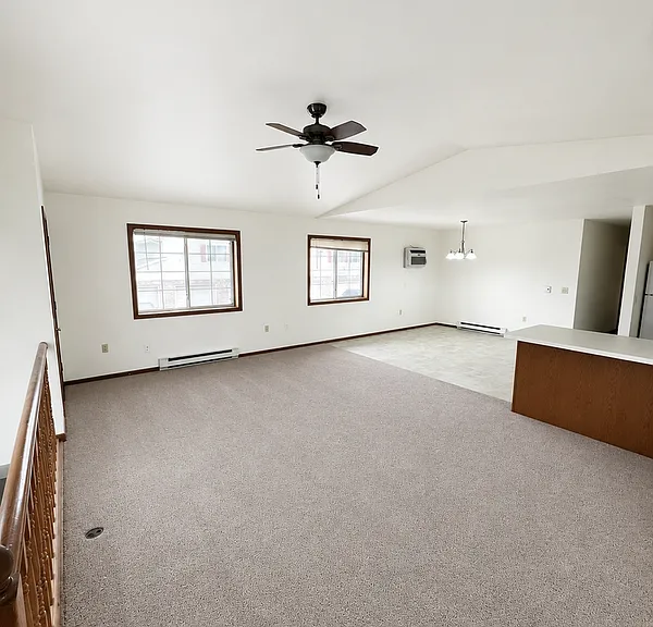 700 Creek Rd #3 — Photo 2