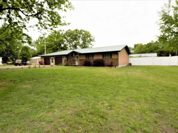 17001 Lowry Ave, Benton, IL 62812