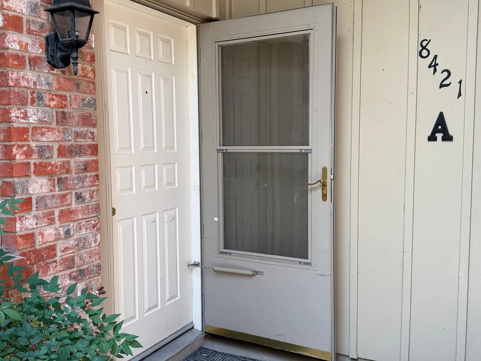 3 bed, 2.0 bath, 1700 sqft, $2,075 — Photo 4