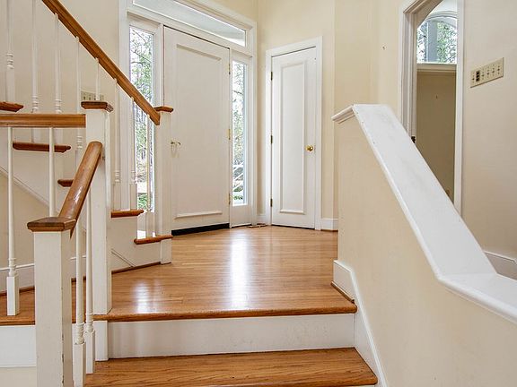 2nd image of 5446 Irvington Rd