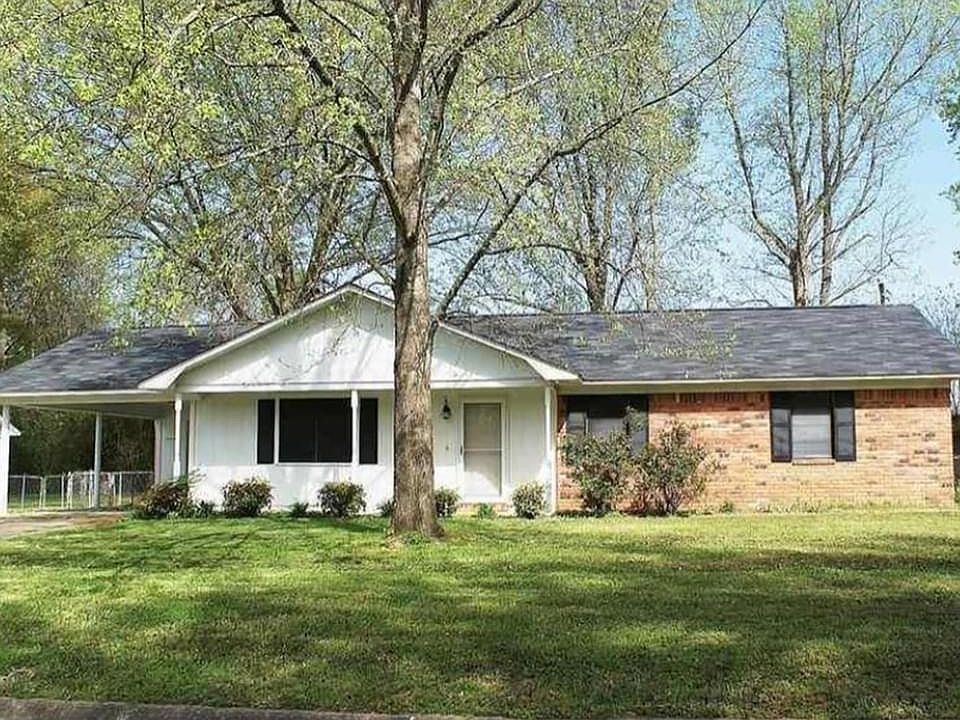 1st image of 204 Western Hills Dr