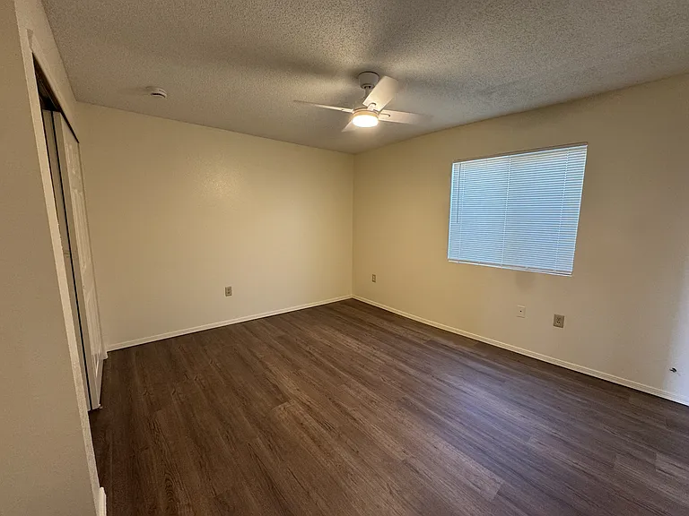 8715 Independence Dr #10 — Photo 4