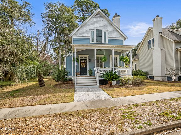 3rd image of 141 Willow Point Road