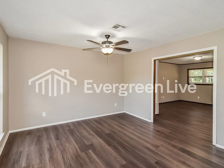 6442 Pinebrook Dr — Photo 2