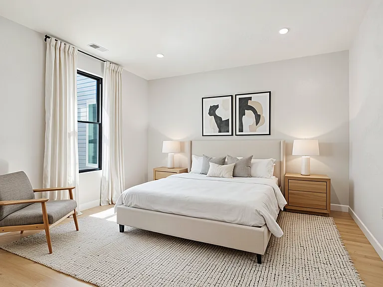 340 W 2nd St #17 — Photo 4