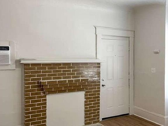 4th image of 941 N Madison St #941