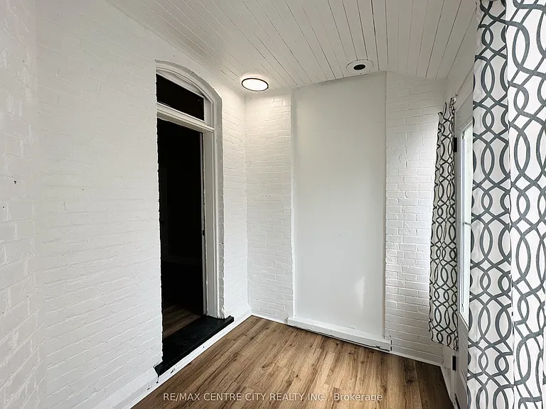 81 Curtis St #1 — Photo 2