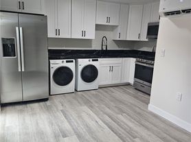 125 Bennett Ave, Long Beach, CA