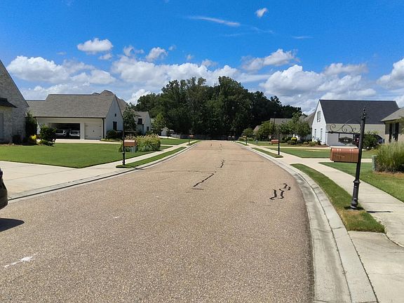 5th image of 130 Colony Pl