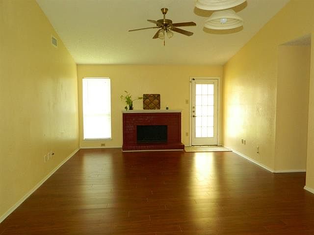 2nd image of 1518 Bergen Dr