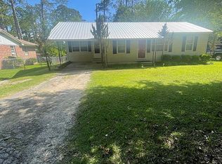 1424 Hutchinson Dr, Moultrie, GA 31768