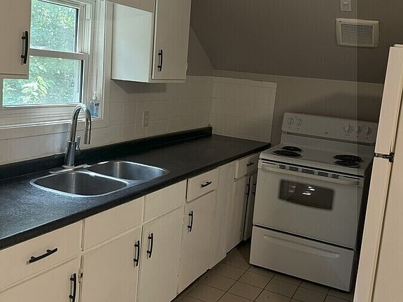 3rd image of 80 Riverview Ave