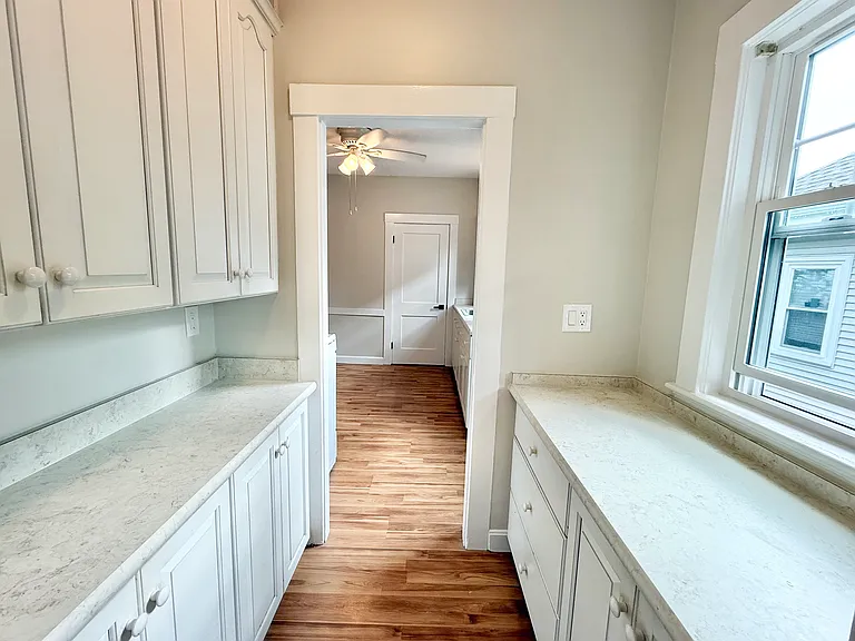 203 Maplewood St #2 — Photo 6